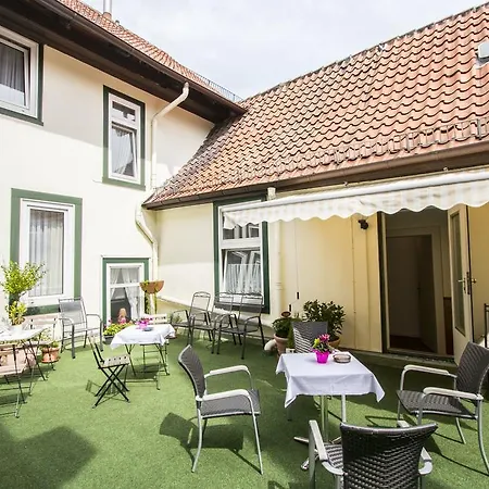 Gastehaus Deutsches Haus *